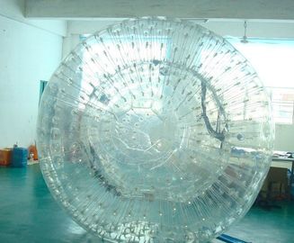 La cour gonflable du football divertissement de sport de boule de Zorb d'humain joue de 0.65-0.9mm de PVC/TPU terre