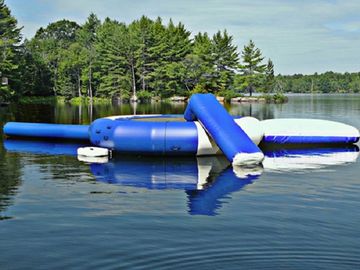 Trempoline gonflable extérieur bleu de l'eau, jouets gonflables adaptés aux besoins du client de l'eau pour le lac