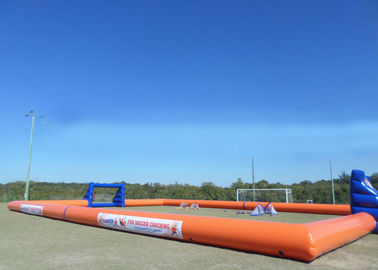 Les jeux gonflables de sports de partie commerciale imperméabilisent le terrain de football gonflable de PVC