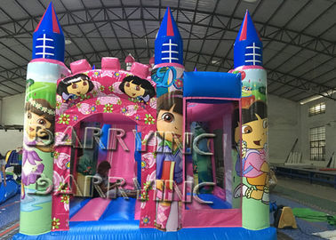 Glissière gonflable commerciale de bande dessinée rose de Dora avec le château plein d'entrain/glissière pleine d'entrain