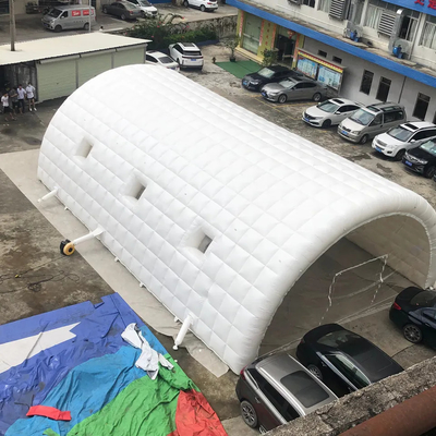 Tente gonflable de grande station de lavage extérieure portative serrée d'air pour le terrain de football