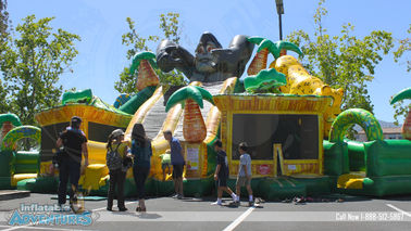 Le château plein d'entrain des enfants combinés gonflables de King Kong de géant avec la glissière