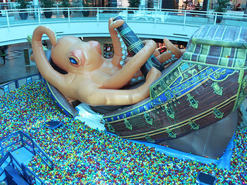Parc aquatique gonflable de pirate de poulpe géant d'intérieur de bateau avec des boules de mine pour le grand centre commercial