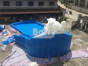 Parc aquatique gonflable géant d'ours extérieur avec le matériel de bâche de PVC d'EN14960 0.55mm