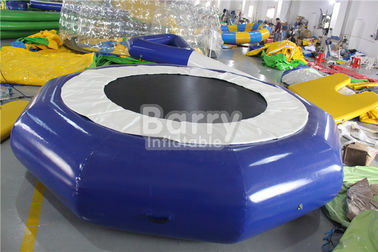 Trempoline de flottement gonflable durable adapté aux besoins du client de l'eau de taille d'eau libre pour des enfants