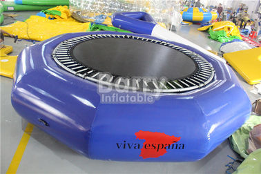 Trempoline de flottement gonflable durable adapté aux besoins du client de l'eau de taille d'eau libre pour des enfants