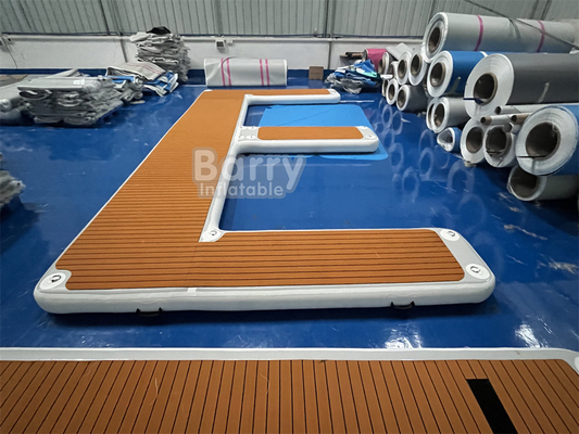 Dépend de la taille Capacité Dock flottant gonflable personnalisé en forme de E Dock gonflable de jet ski