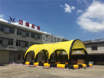 Tente gonflable adaptée aux besoins du client de bâche jaune de PVC avec la piscine, abri gonflable