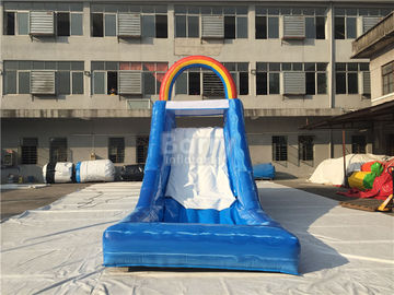 Glissière d'eau gonflable d'arc-en-ciel de Duable pour des enfants, terrain de jeu gonflable géant