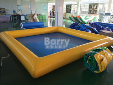 La grande piscine d'eau portative hermétique pour des enfants/adultes jaunissent la couleur
