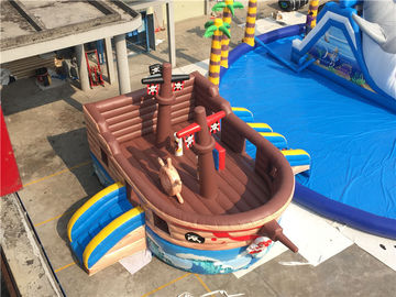 Parc aquatique gonflable de pirate de thème géant de bateau sur la terre 36.5x20x8.5mH