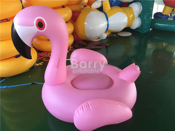 La piscine de flottement gonflable de grand rose de taille joue/animaux de flamant
