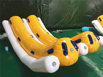 L'eau gonflable de personnes du message publicitaire 4 joue/tube remorquable gonflable de bateau de banane pour skier sur l'eau