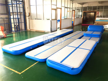 Tapis gonflable bleu adapté aux besoins du client 3M 5M de gymnastique de voie d'air 6M 8M 10m 12M