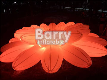 Produits gonflables de la publicité de jolie décoration d'éclairage/chaîne de fleur gonflable de LED pour la noce