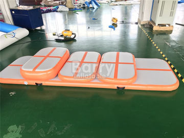 Formation gonflable de voie d'air de tapis croulant orange qui respecte l'environnement d'enfants réglée pour le gymnase