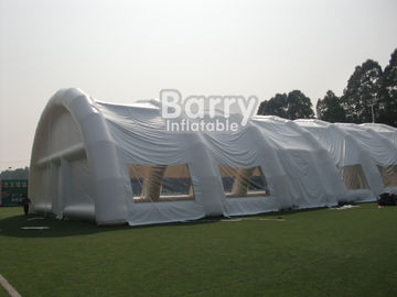 Tente gonflable géante de Commerical adaptée aux besoins du client pour la publicité de mariage de partie
