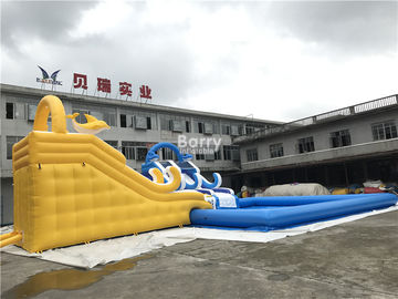 Glissière gonflable adaptée aux besoins du client de parc aquatique avec le terrain de jeu gonflable de piscine/enfants