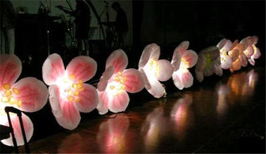 Chaîne de fleur gonflable de couleur multi pour épouser la décoration avec la LED