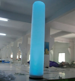 Grande colonne EN71 gonflable commerciale approuvée avec l'éclairage de LED