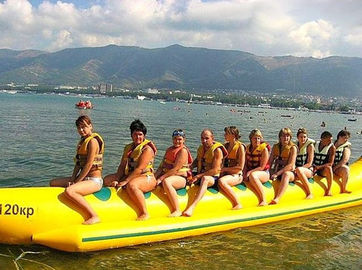 Bateau gonflable de jouet de l'eau géante, bateau de banane gonflable durable pour l'adulte