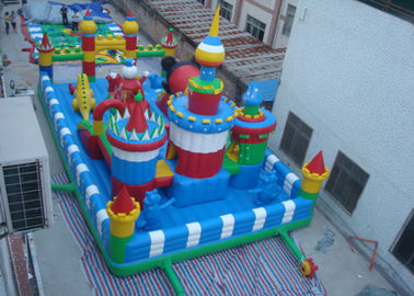 Terrain de jeu gonflable gonflable de ville d'amusement de château plein d'entrain extérieur gonflable d'enfants