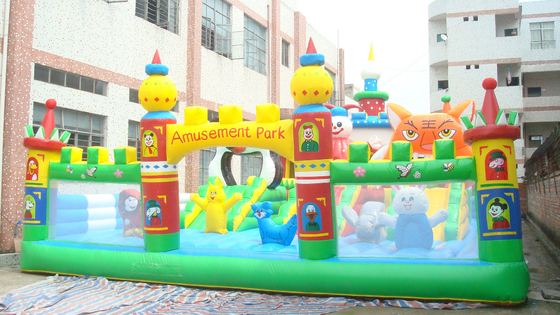 Château plein d'entrain d'enfants gonflables de parc à thème de bâche de jeux de terrain de jeu