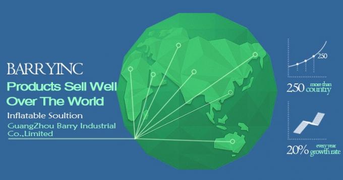 Tente gonflable de salon commercial retardée par feu avec des tunnels 1