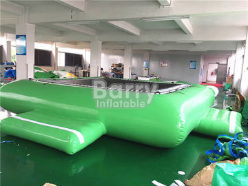 L'eau gonflable verte joue le trempoline de l'eau pour l'équipement de flottement de parc aquatique