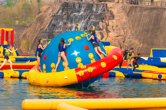 Parcs aquatiques flottants en PVC personnalisés pour piscine