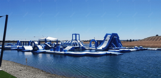 Un parc aquatique flottant gonflable passionnant et polyvalent 2 ans de garantie