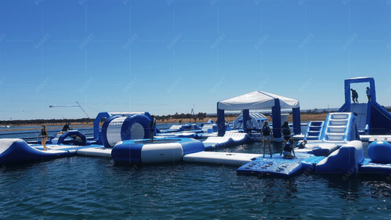 Un parc aquatique flottant gonflable passionnant et polyvalent 2 ans de garantie