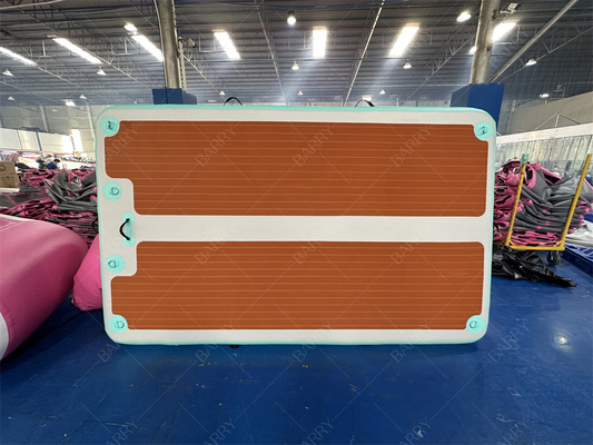3×1.8x0.15m Taille personnalisée Couleur disponible Dock flottant gonflable pour le loisir des yachts