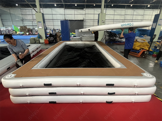 Nouvelle piscine marine flottante gonflable portable protection contre l'océan piscine avec enceinte de filet pour yacht