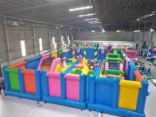 Le plus grand parc de jeux gonflable pour enfants