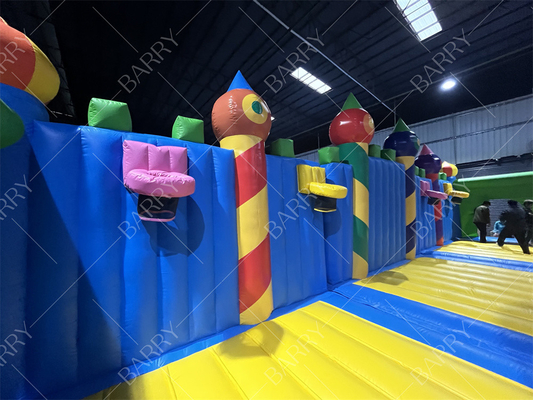 Parc aquatique en plein air, terrain de jeux gonflable, terrain d'attraction, terrain de jeux en intérieur, trampoline