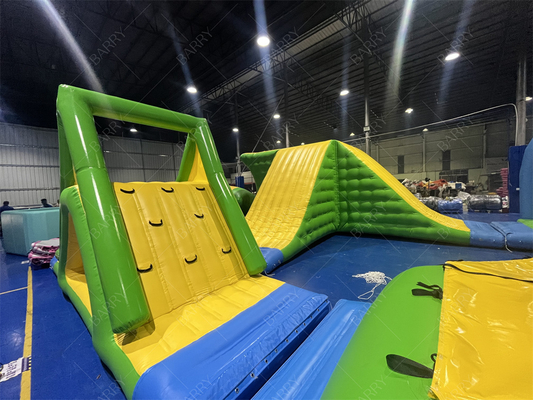 Jeux de jeux d'eau équipement personnalisé commercial extérieur nouveau vert gonflable parc aquatique flottant pour la mer