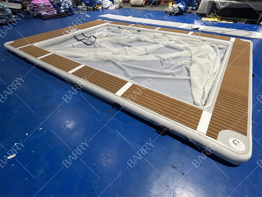 Piscine gonflable en forme de méduse pour yacht, avec tube en point de chute et filet