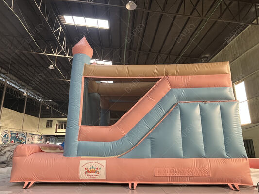 Maison gonflable avec glisser