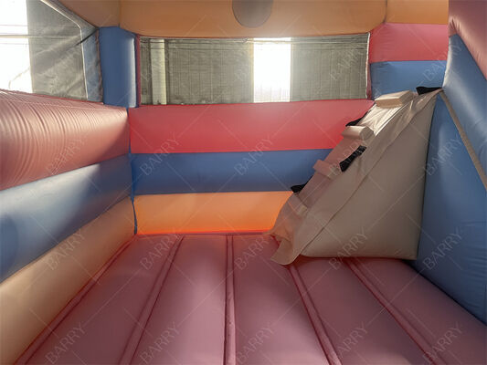 Maison gonflable avec glisser