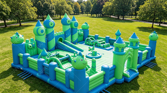 Ville d'amusement gonflable de château violet magique | Parcours de rebond et d'obstacles tout-en-un avec toboggan géant | PVC commercial pour les lieux à fort trafic et les locations de fêtes