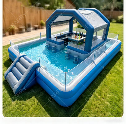 La station de fête aquatique ultime du jardin gonflable Bar de piscine flottante avec toboggan et auvent