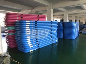 Les tapis croulants gonflables à la maison de gymnastique de voie d'air/ont adapté la voie aux besoins du client croulante d'air de sport de PVC