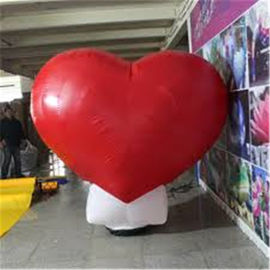Produits gonflables debout de la publicité de décoration de noce de LED, grand coeur rouge gonflable