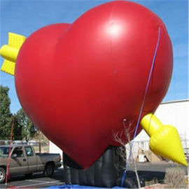 Produits gonflables debout de la publicité de décoration de noce de LED, grand coeur rouge gonflable
