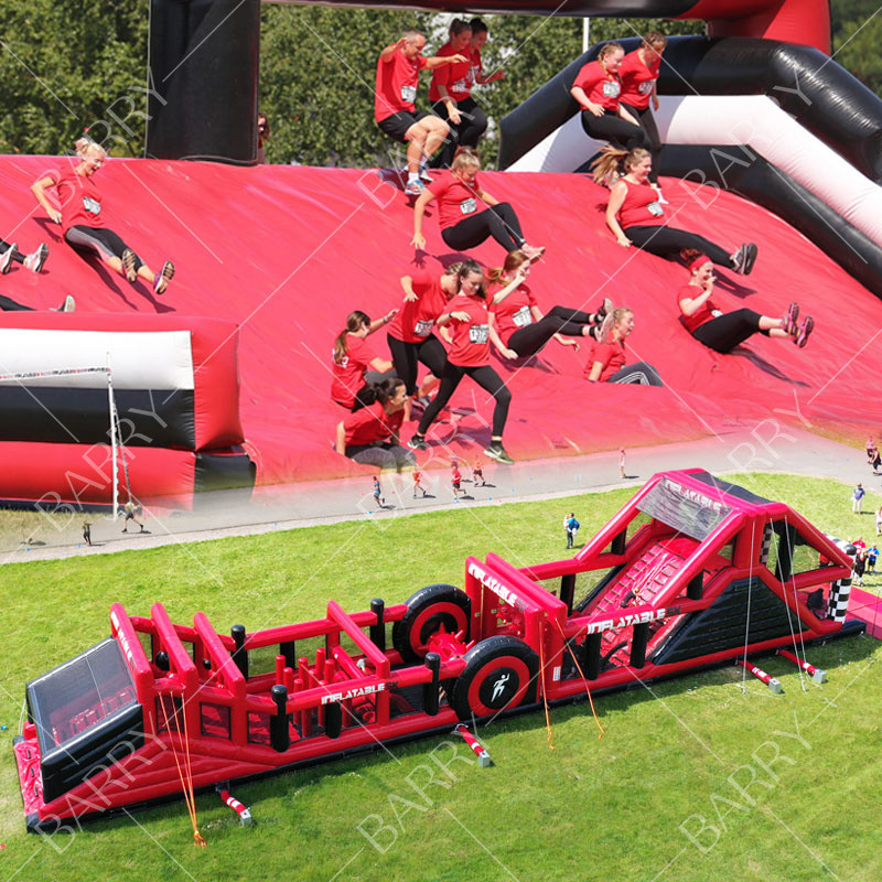 Utilisation commerciale PVC gonflable 5k course d'obstacles avec durabilité résistante au feu et kits de réparation