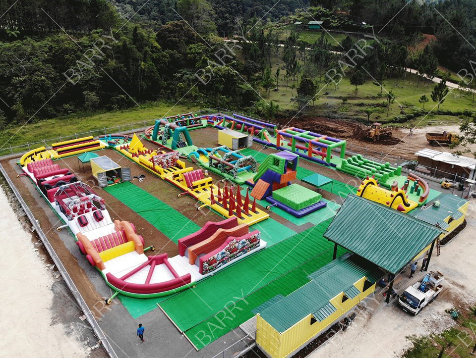 PVC résistant au feu de qualité commerciale 5km obstacle 5k course gonflable pour enfants adultes avec souffleur d'air