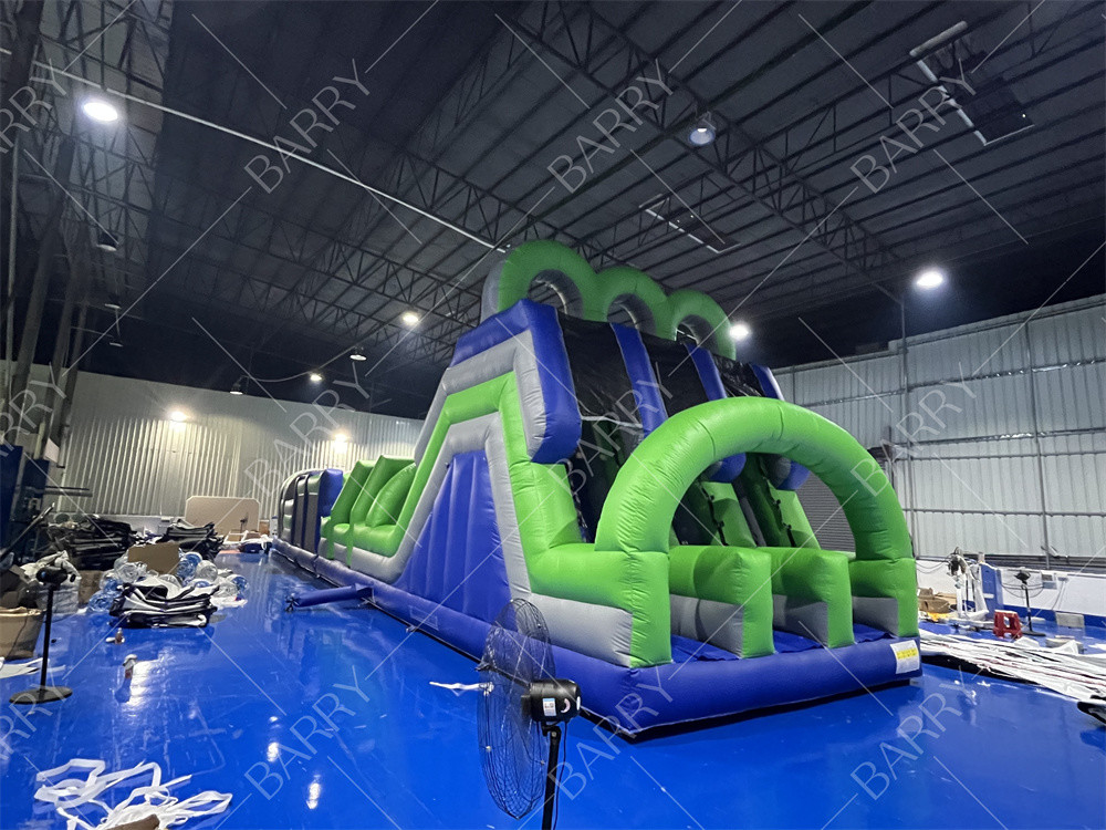 Jeux de sport pour adultes Logo personnalisé Cours d'obstacles gonflable Combos gonflable 5k avec PVC durable Disponible OEM / ODM