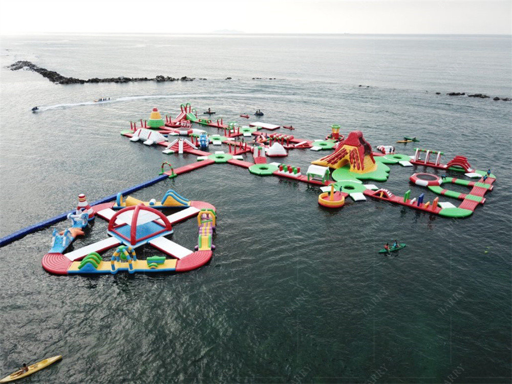 Parcs aquatiques flottants gonflables étanches déterminés par la taille et la vitesse de transport aérien