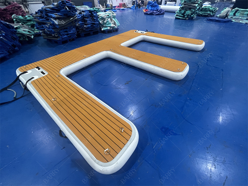 Personnalisation de haute qualité Dock gonflable Deck E forme Plateforme flottante Air Pontoon Dock gonflable